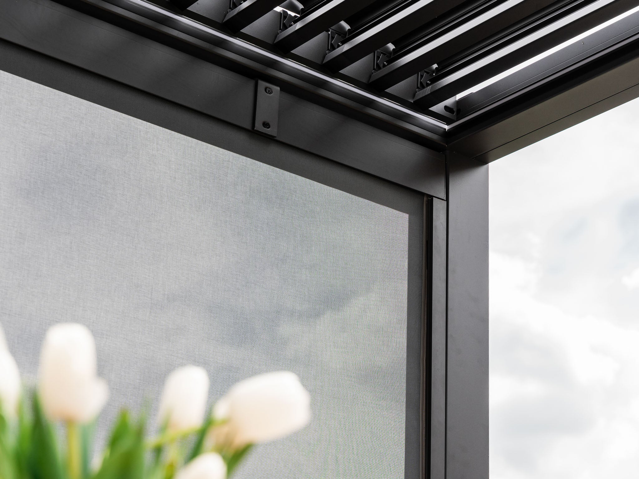Retractable Screens for S1 - Image 7