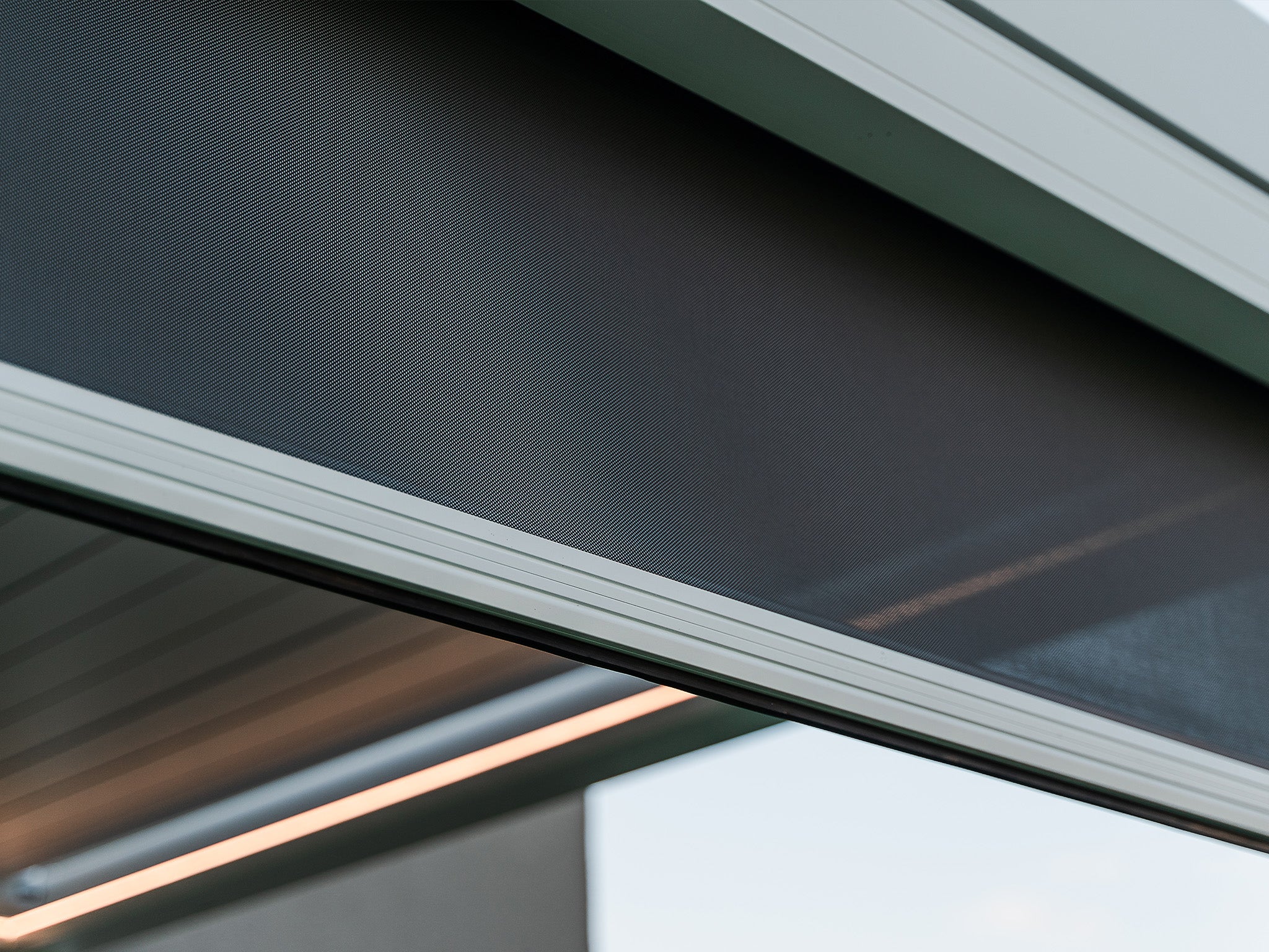 Retractable Screens for S1 - Image 9
